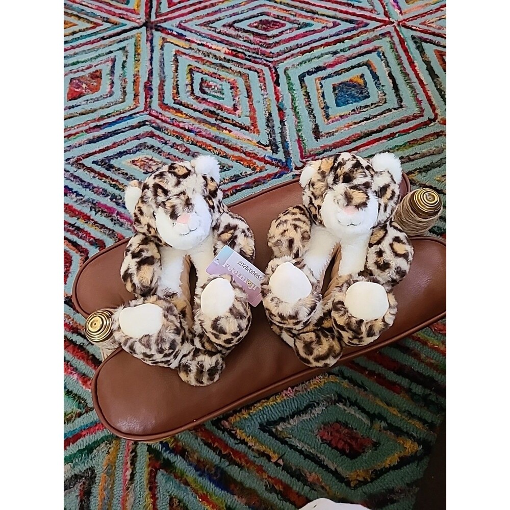 Feetmoji Women's Plush Animal Slippers New With Tag Size 5-6